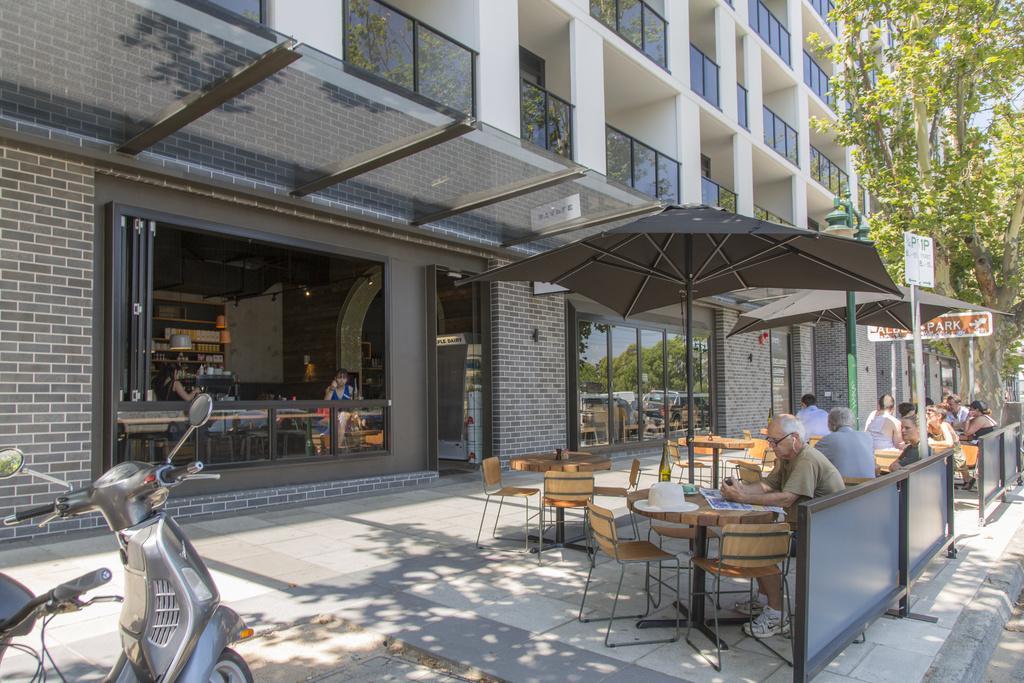 Апартаменти ☆ Heart Of St Kilda ☆ Infinity Pool+Parking+Wifi Мельбурн Екстер'єр фото