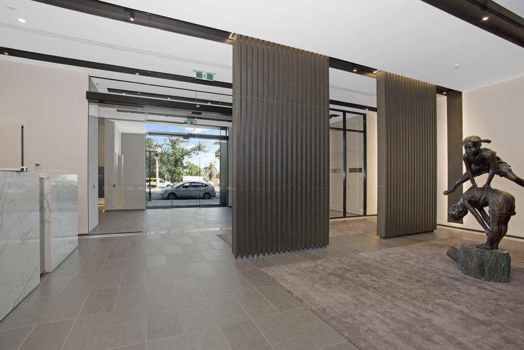 Апартаменти ☆ Heart Of St Kilda ☆ Infinity Pool+Parking+Wifi Мельбурн Екстер'єр фото