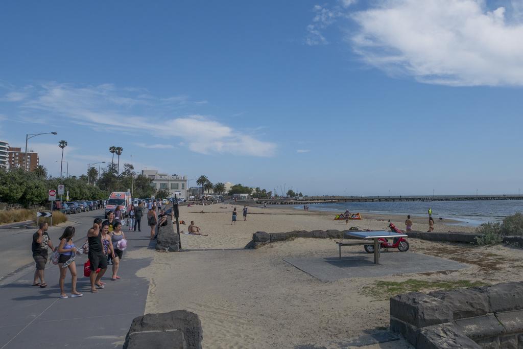 Апартаменти ☆ Heart Of St Kilda ☆ Infinity Pool+Parking+Wifi Мельбурн Екстер'єр фото