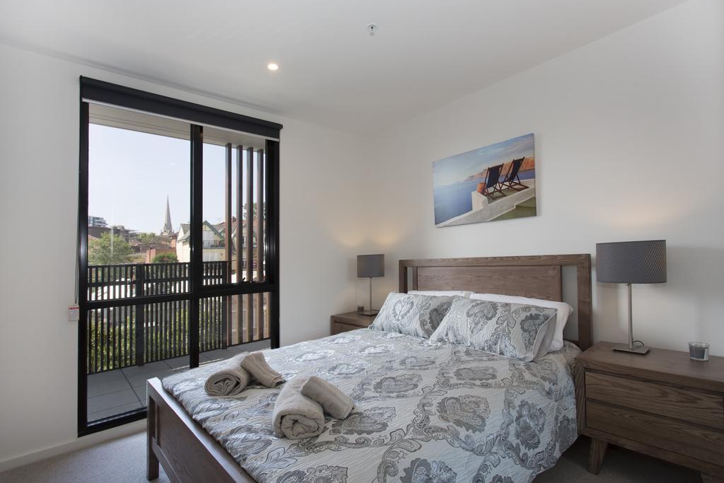 Апартаменти ☆ Heart Of St Kilda ☆ Infinity Pool+Parking+Wifi Мельбурн Екстер'єр фото