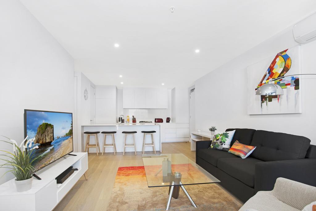 Апартаменти ☆ Heart Of St Kilda ☆ Infinity Pool+Parking+Wifi Мельбурн Екстер'єр фото